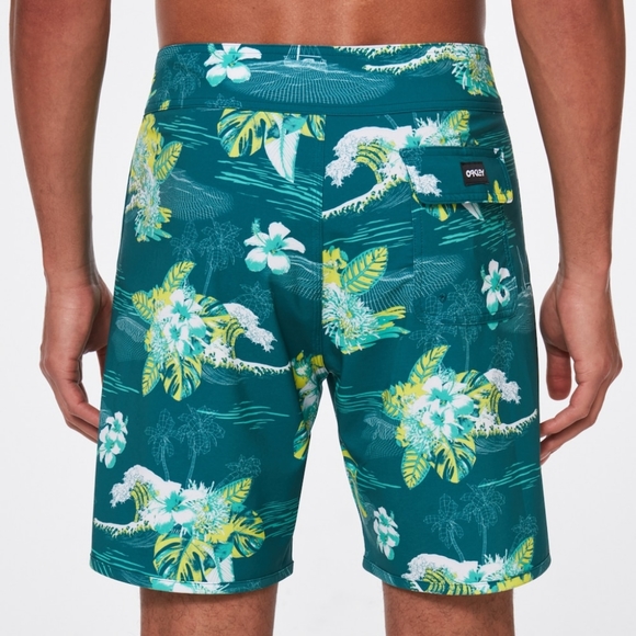 NWOT • OAKLEY • TROPICAL BLOOM Swimshorts w/ Ties Palm 🌴 & Waves Hybrid Fabric - Picture 3 of 16